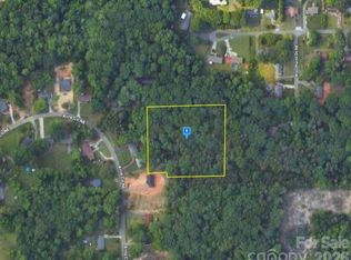 4660 Woodhurst Dr NE, Winston Salem, NC 27105