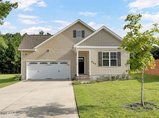 422 Old Stage Rd, Richlands, NC 28574