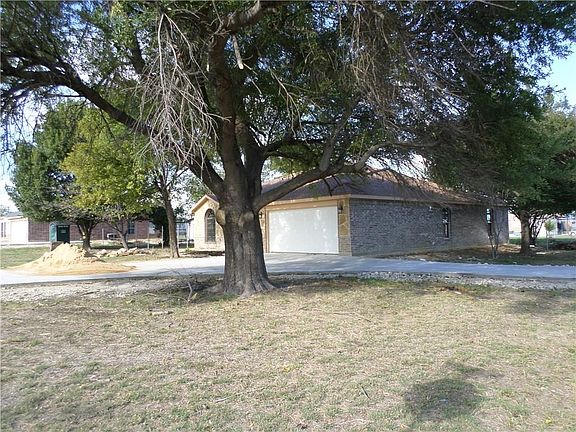 4th image of 2900 Luisa Ln