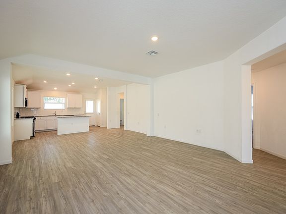 4th image of 4411 Meadowland Pl