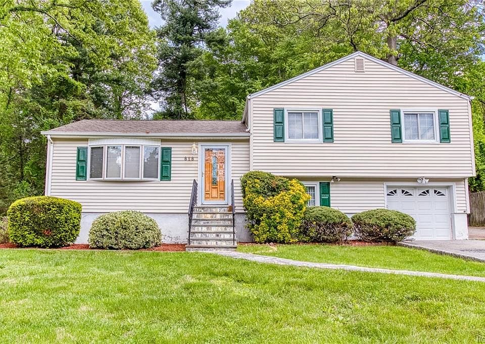 1st image of 818 Terrace Pl