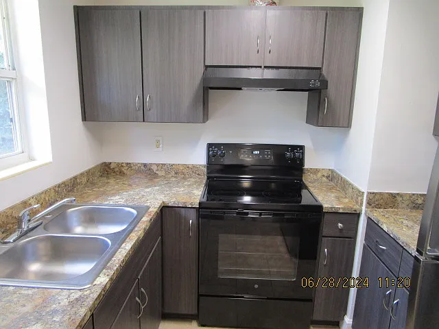 1025 Imperial Dr — Photo 8