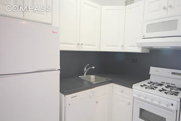 Rented by Compass | media 20