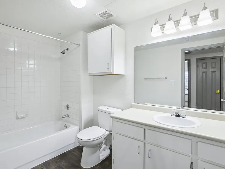 Stone Creek Apartments — Photo 51
