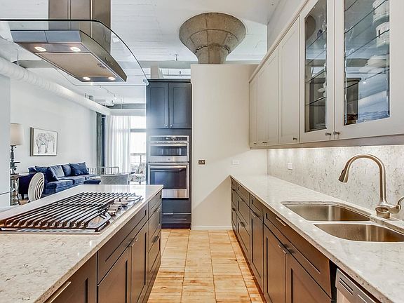 5th image of 728 W Jackson Blvd APT 1204
