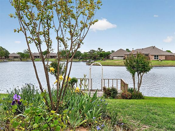 3rd image of 7220 Green Meadow Ln