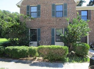 304 Circuit Ln, Newport News, VA 23608
