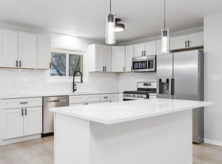 1106 Carlton Dr, Arden Hills, MN 55112