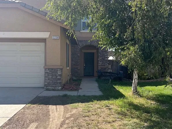 2238 Jornada Dr, Perris, CA 92571
