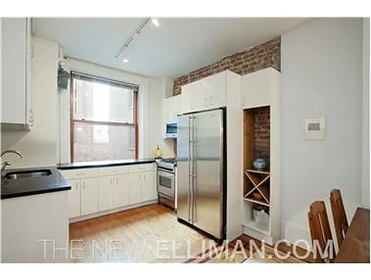 Sold by Douglas Elliman | media 18