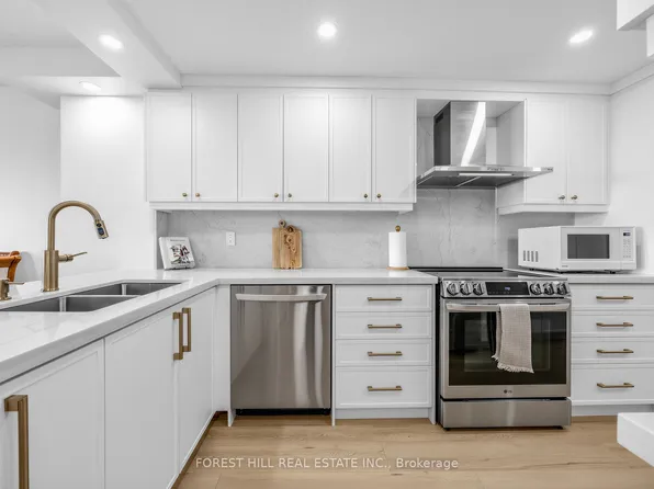 236 Albion Rd #1812, Toronto, ON M9W 6A6