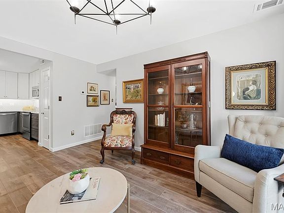 5th image of 709 Ridgeside Dr APT A