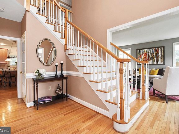 4th image of 170 Windermere Dr