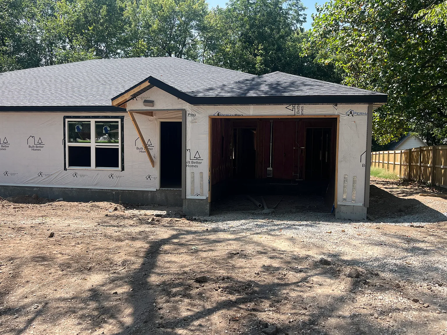3 bed, 1400 sqft, $1,700 — Photo 2