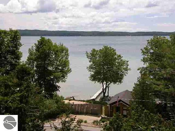 2nd image of 1010 Crystal Dr