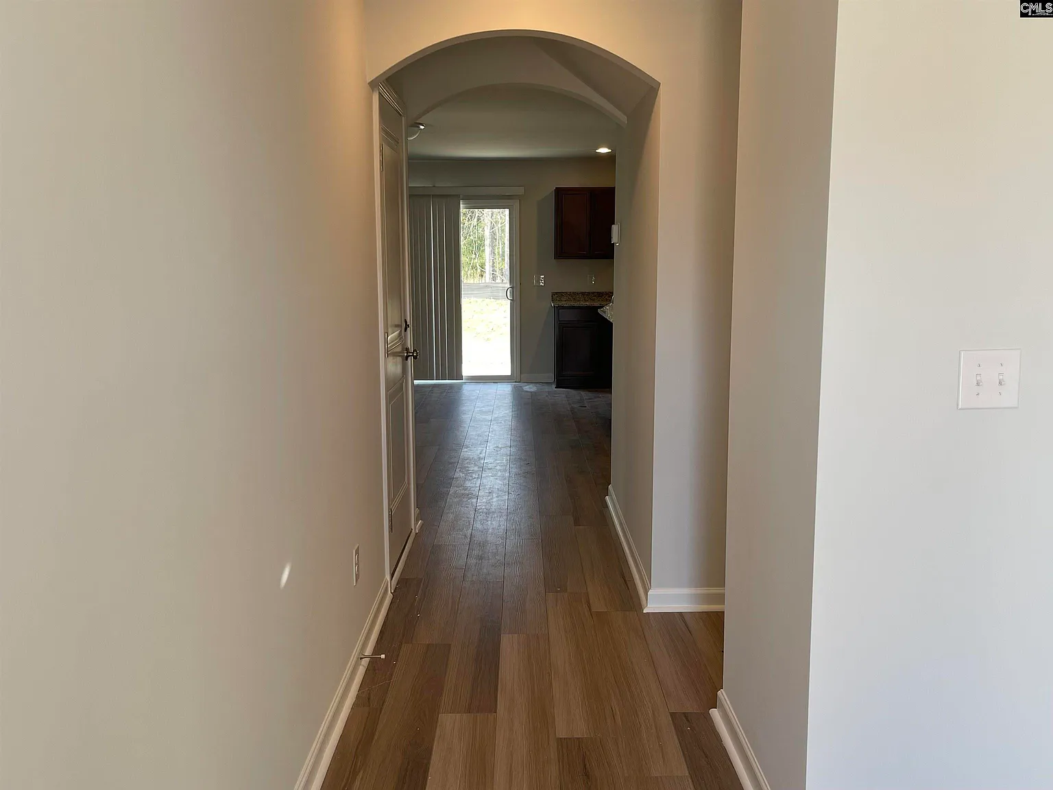 4 bed, 2166 sqft, $2,195 — Photo 2