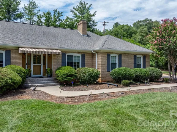 190 Moretz Ct, Hickory, NC 28601