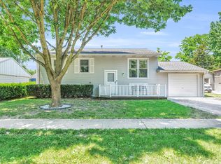 1009 Centennial Dr, Champaign, IL