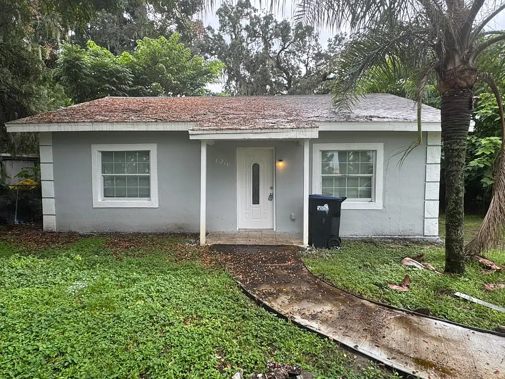 3 bed, 800 sqft, $2,000 — Photo 3
