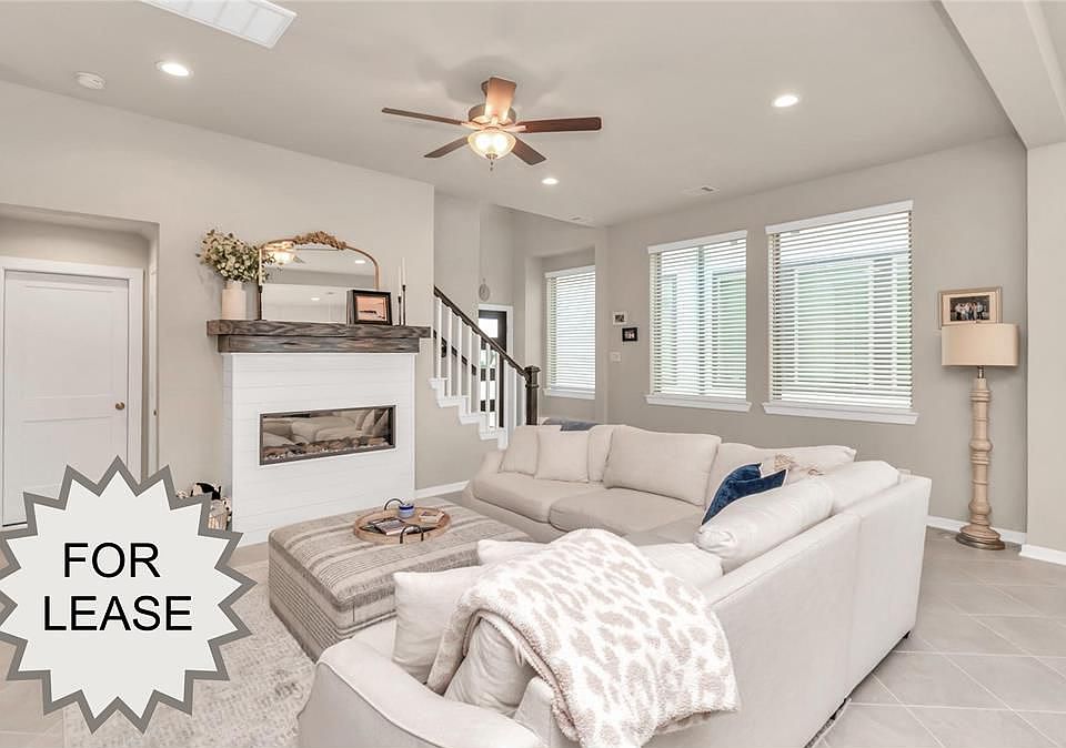 1st image of 9423 Starlight Oak Dr