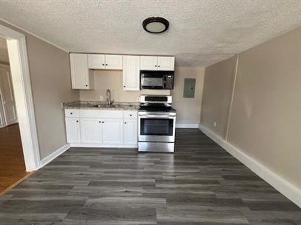29 Tracy Ave #B