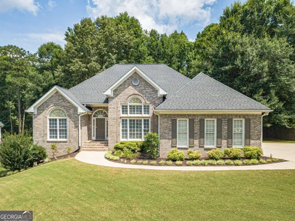1114 Maple Creek Rdg, Loganville, GA 30052