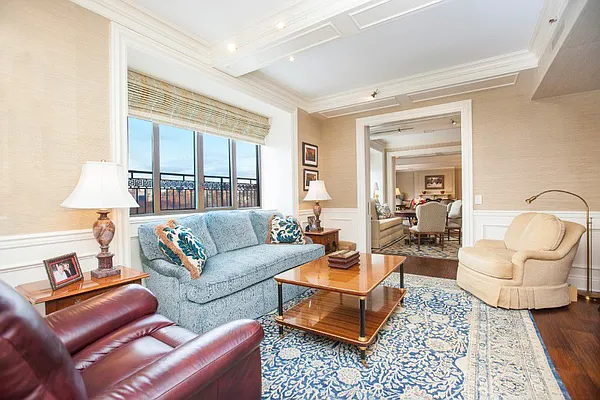 Sold by CitiSuites International Realty | media 7