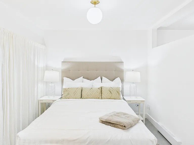 230 Wilson St #5 — Photo 12