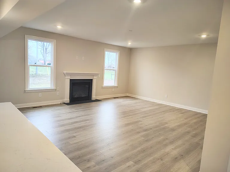 7906 Pine St — Photo 5