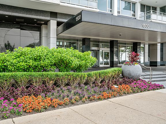 3rd image of 1300 N Lake Shore Dr APT 20D