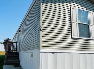 358 Parker Lake Dr, Oxford, MI 48371