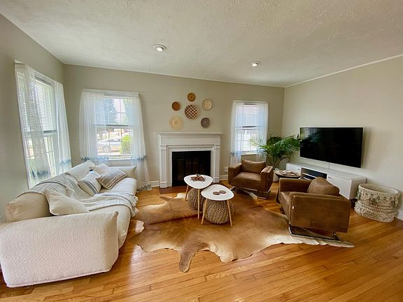 4th image of 135 Monica Dr
