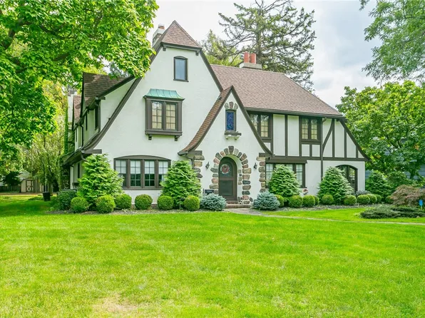 4262 Saint Paul Blvd, Rochester, NY 14617