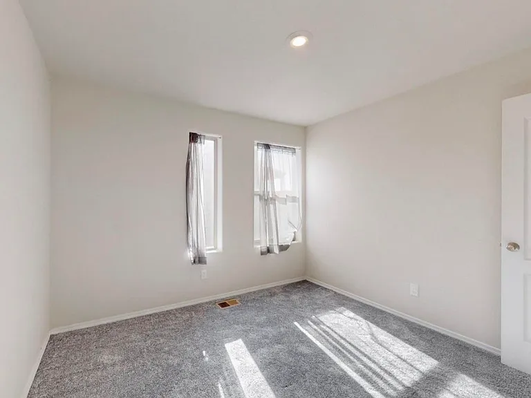 1504 Gulfstream Dr SE — Photo 15