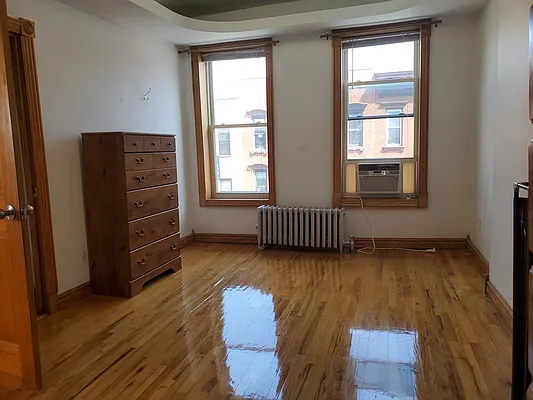 Rented by Capri Jet Realty Corp | media 6