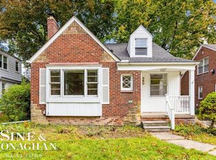 380 Kerby Rd, Grosse Pointe Farms, MI 48236