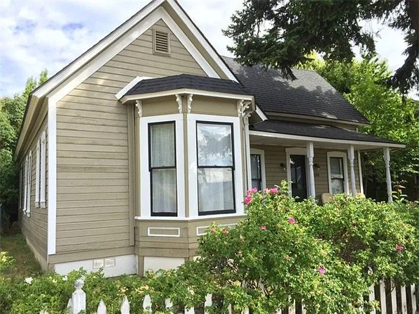 109 W Arizona Ave, Roslyn, WA 98941