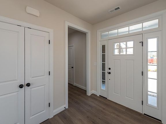 3rd image of 413 Saint Andrews