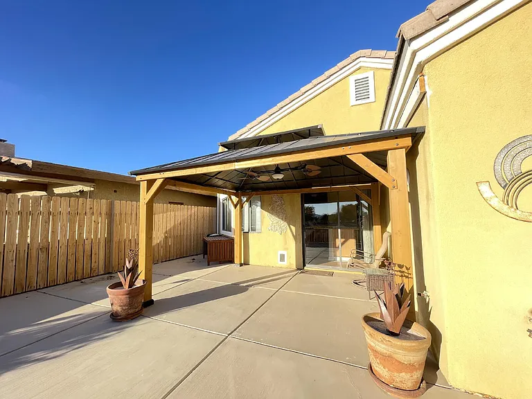 2549 Country Club Dr — Photo 23