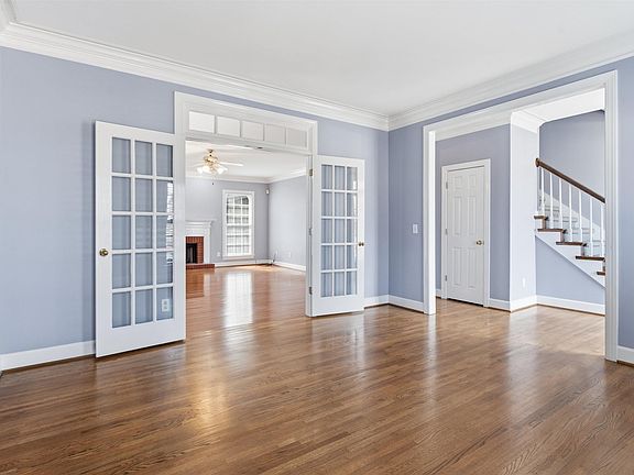 3rd image of 644 Camden Rdg