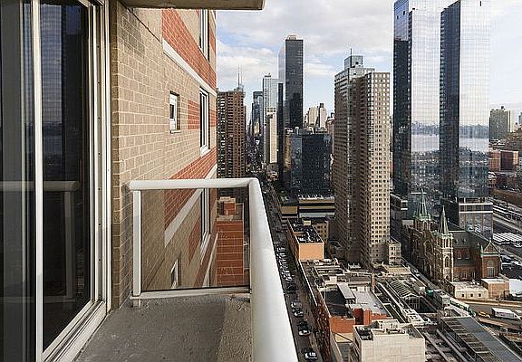 5th image of 560 W 43rd St APT 43C
