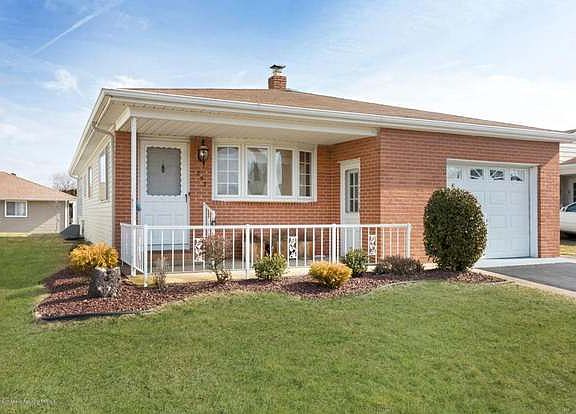 5th image of 253 Bonaire Dr