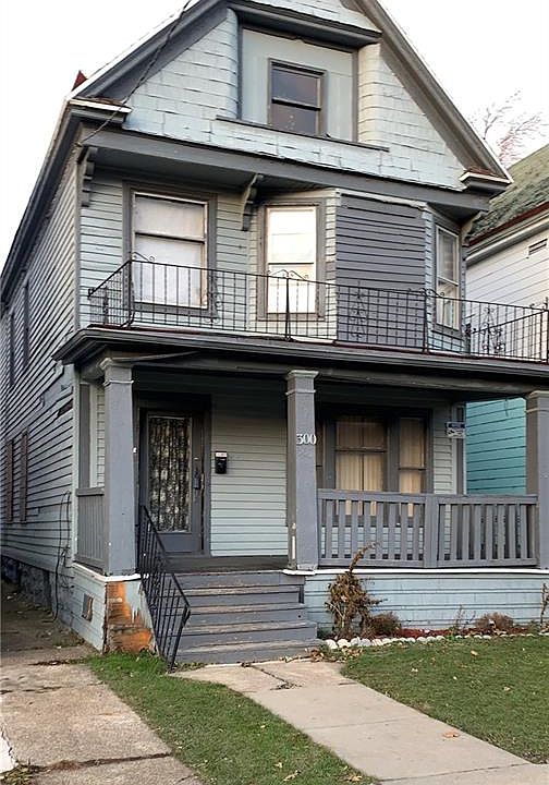 2nd image of 300 Winslow Ave