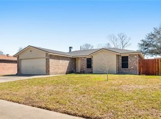 2742 Blue Grass Dr, Corpus Christi, TX 78410