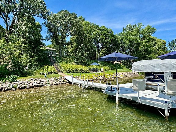 3rd image of 33678 Wildwood Dr