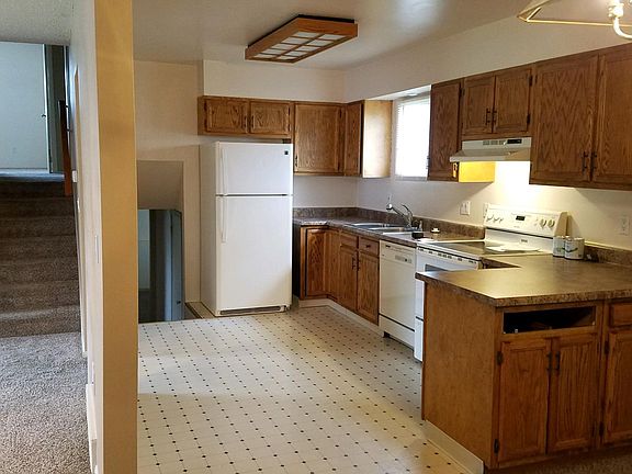 3rd image of 302 Westgate Dr
