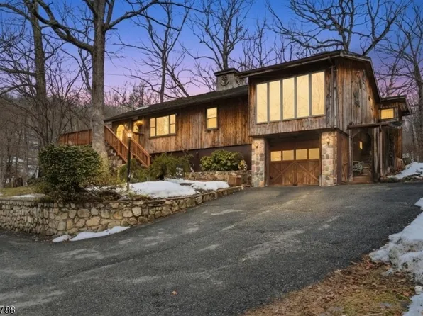 543 Lakeside Ave, Hopatcong Boro, NJ 07821
