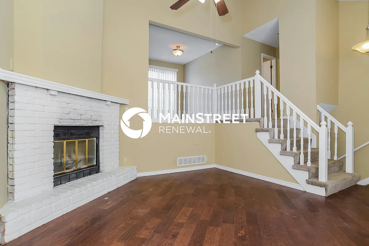 Living Room - 1126 E Elizabeth St
