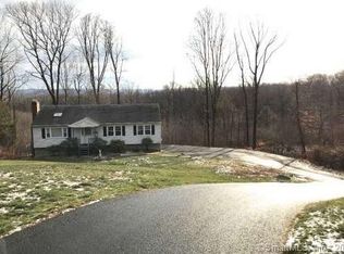 75 Hidden Pond Rd, Waterbury, CT 06704