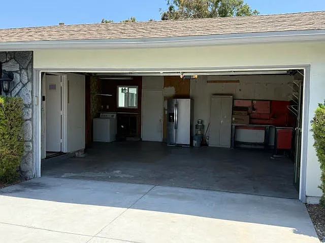 3738 Lynda Pl — Photo 2
